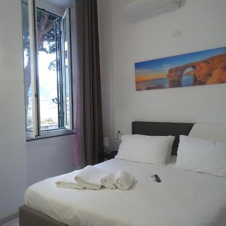 B&B Albenga Casa Panfilo ภายนอก รูปภาพ